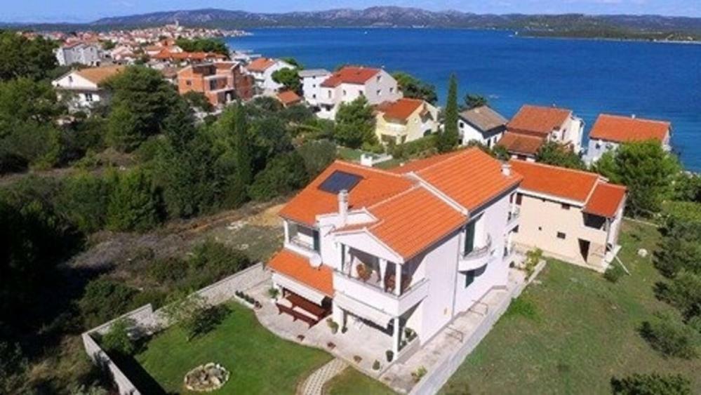 Nada * Betina (Sibenik-Knin)